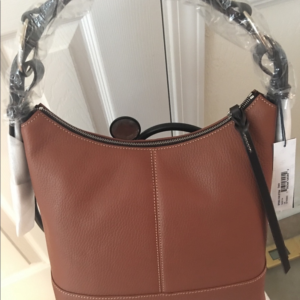 Brand new Dooney and Bourke pebble grain bag